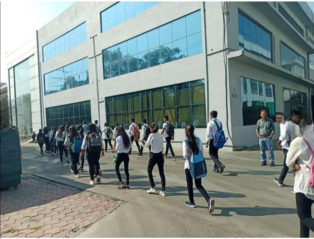 Annie Besant College Indore Industrial Visit photo 3